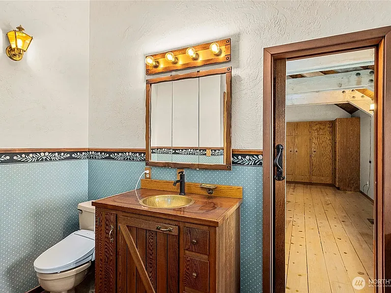 1728 S. Waco Street — Photo 34