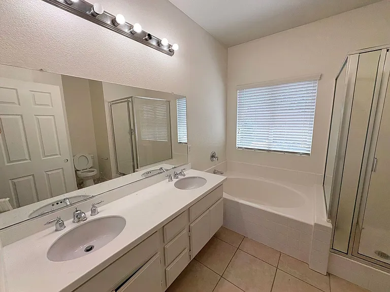 13085 Camden Ln — Photo 6