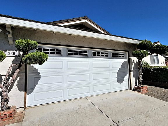 4th image of 220 Carbonera Ave