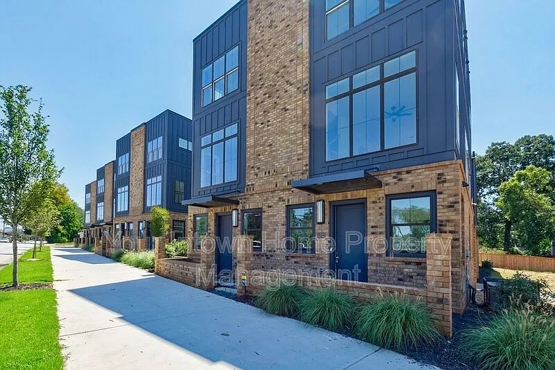 2 bed, 2.5 bath, 1361 sqft, $2,599 — Photo 1