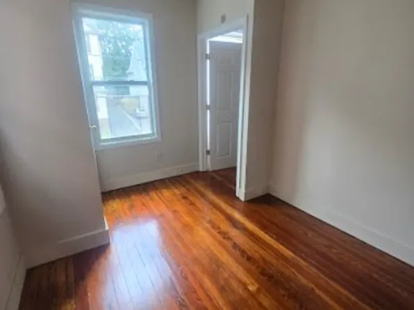 44 Silver St Unit 2, Waterbury, CT 06705