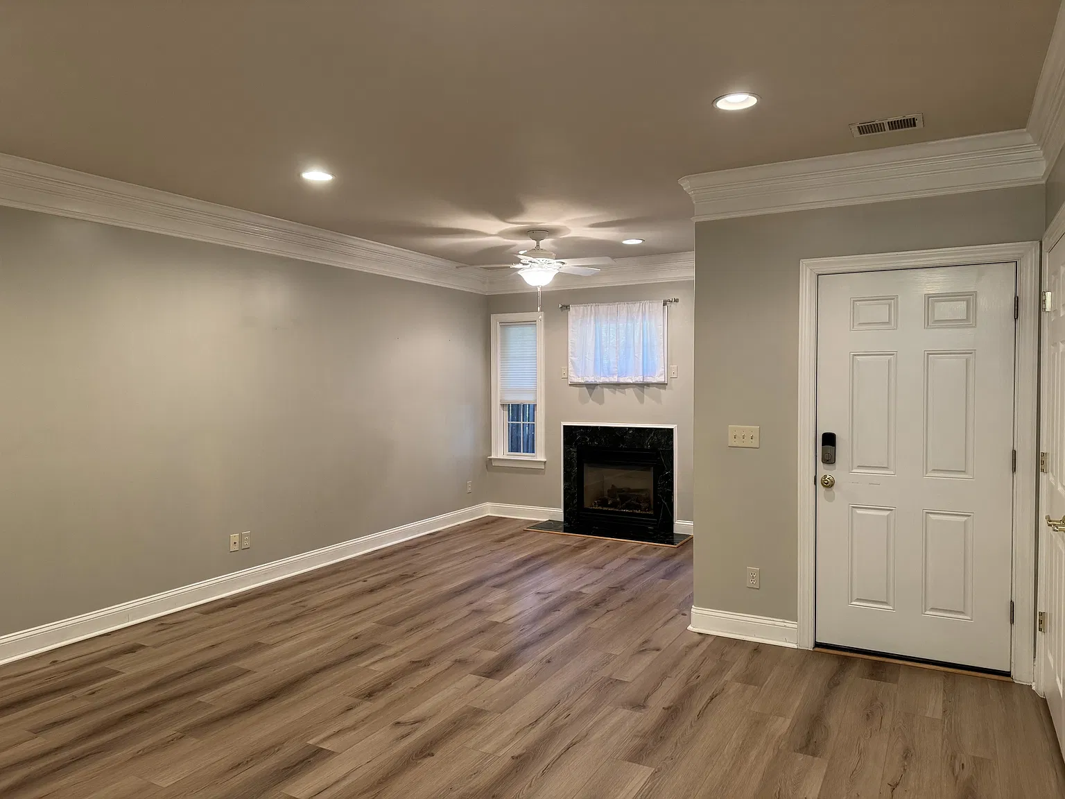 207 Cross Keys Place - 1 — Photo 4