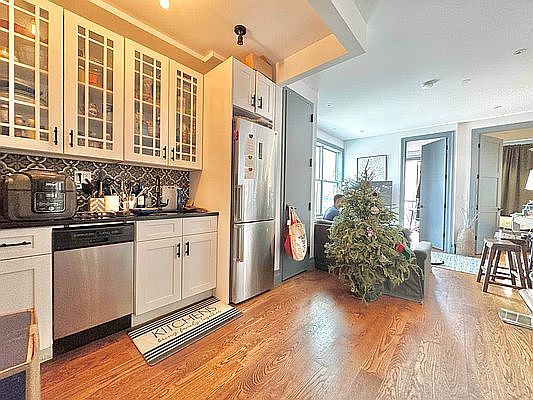 3rd image of 264 Sullivan Pl #5C