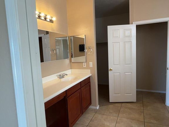 3rd image of 6037 S 30th Dr