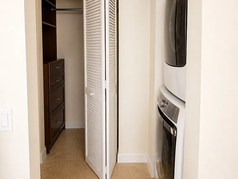 41 SE 5th St #2101 — Photo 18