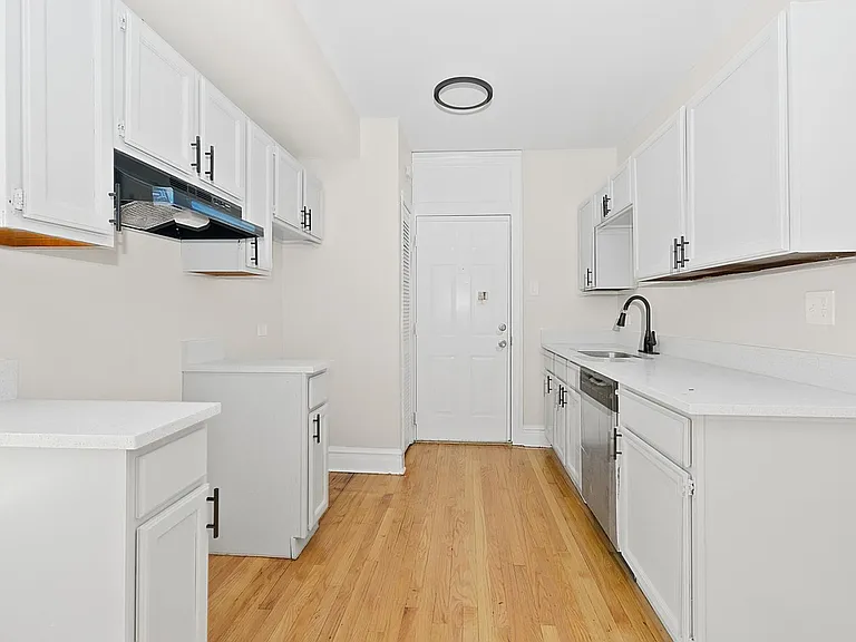 9848 S Walden Pkwy — Photo 4