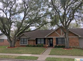107 Warwick Glen St, Victoria, TX 77904