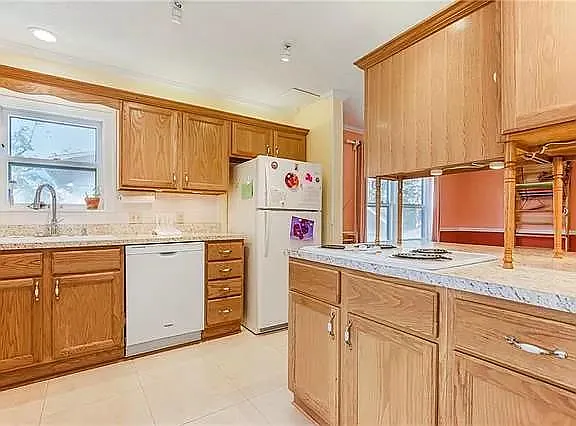4938 Forest Ave — Photo 25