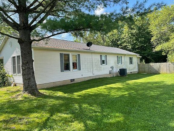 2nd image of 11 Bear Ct