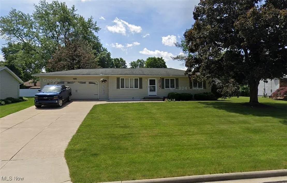 2870 Greenridge Rd photo 1