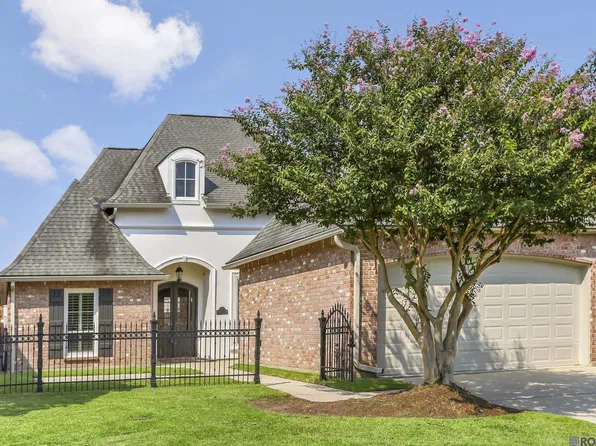 11015 N Shoreline Ave, Baton Rouge, LA 70809