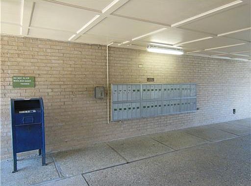 3rd image of 2716 Whitney Pl APT 416