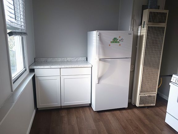 3rd image of 316 Hawkins St APT 3