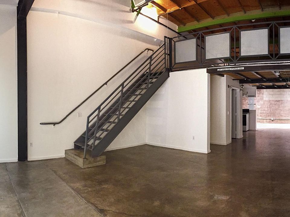 1st image of 211 W Emporia St #206