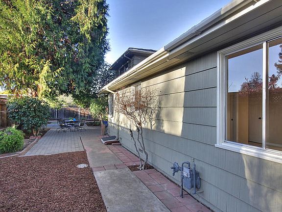 5th image of 587 Sunnymount Ave