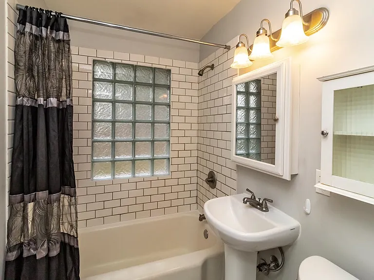 1413 Lake St NE — Photo 12