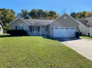 2003 E Creekwood Dr, Carbondale, IL 62902