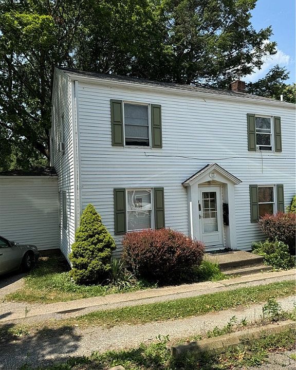 2nd image of 917 1/2 Water St