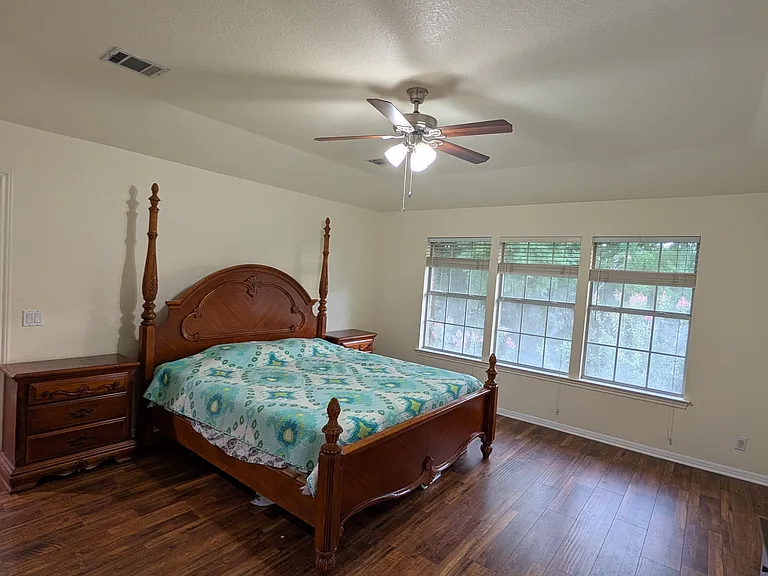 9910 Jasmine Creek Dr — Photo 34