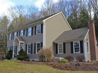 15 Miya Ln, Sandy Hook, CT 06482