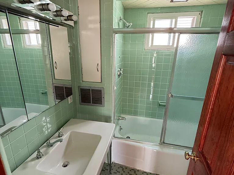 Willow Ave — Photo 17