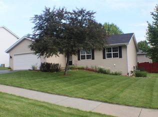 5375 Rockingham Dr, Loves Park, IL 61111