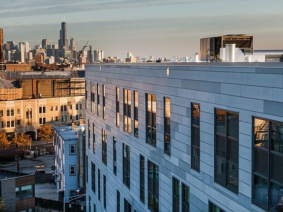 4th image of 2212 N Milwaukee Ave #316