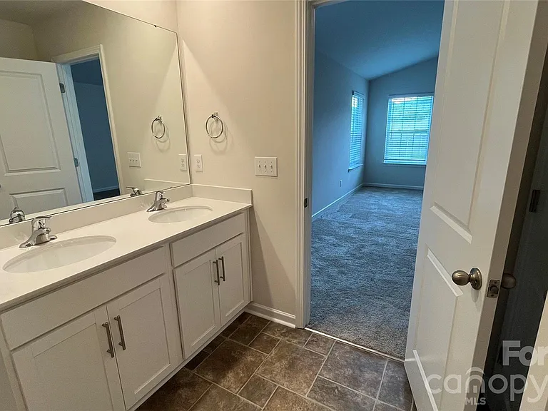 16111 Trenton Green Ln — Photo 17