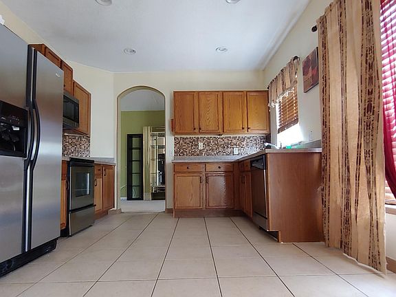 5th image of 706 Toulon Dr
