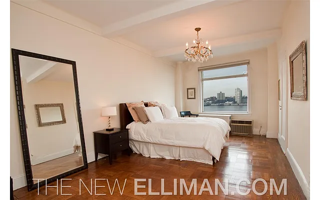 Sold by Douglas Elliman | media 16