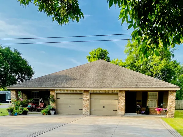 417 E Claremore St, Claremore, OK 74017