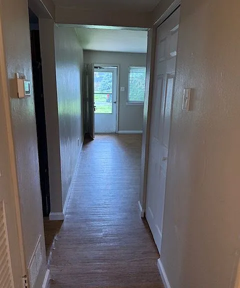 671 Southwell Ln — Photo 4