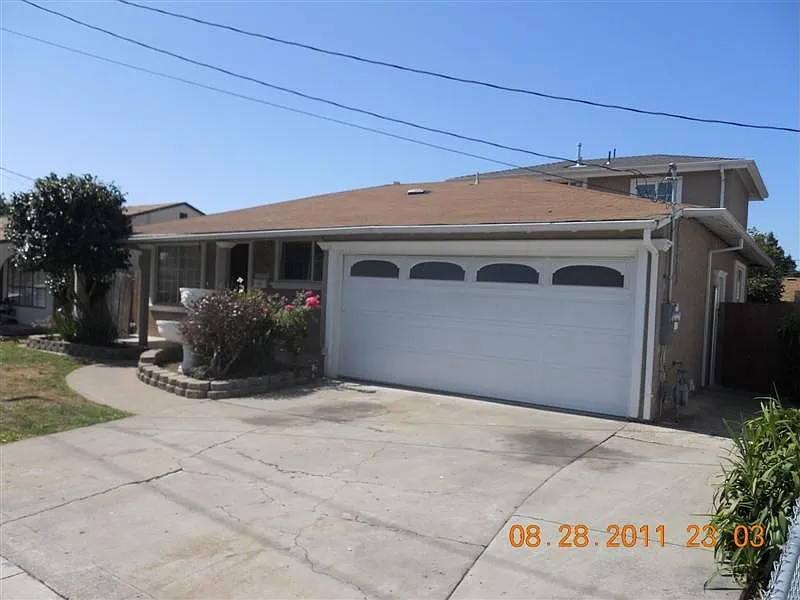 36447 Cabrillo Dr photo 1