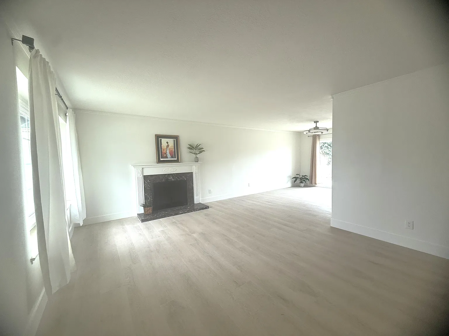 4 bed, 1382 sqft, $4,500 — Photo 2