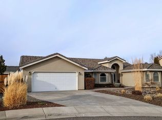 5702 Mulberry Dr, West Richland, WA 99353