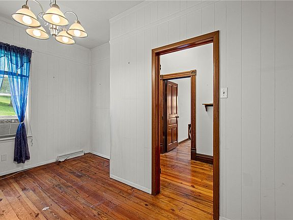 5th image of 143 Bellevue St