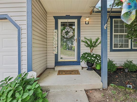 4th image of 706 Esfarms Dr