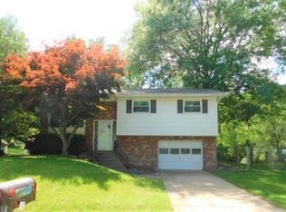 3632 Apple Orchard Ln, Saint Louis, MO 63125