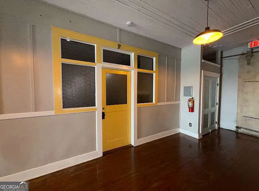 2 bed, 1.0 bath, 3770 sqft, $950 — Photo 3
