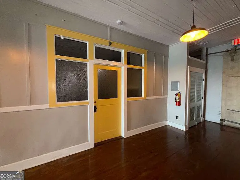 359 Railroad St #F — Photo 3