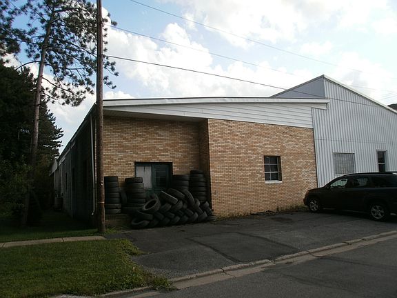 3rd image of 102 W 2nd Ave