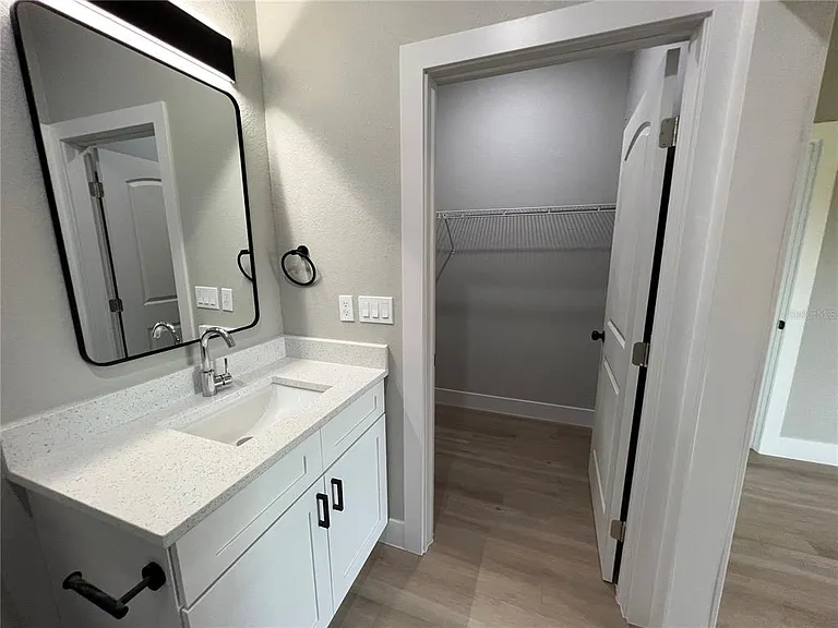 12130 Henley Ave — Photo 17