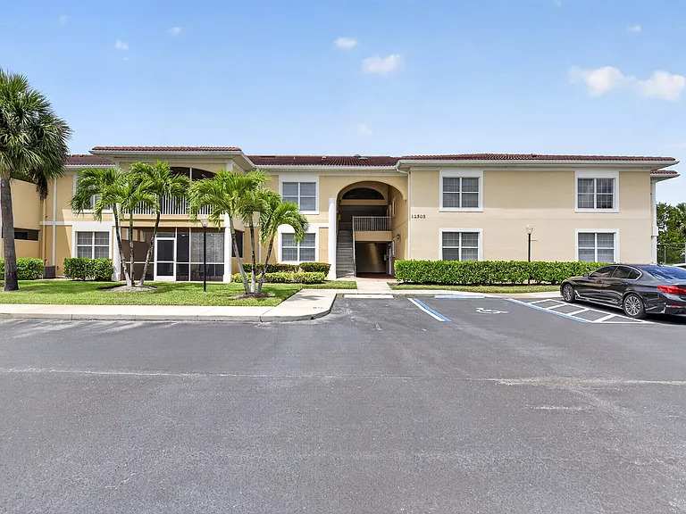 12505 McGregor Blvd #113 — Photo 13