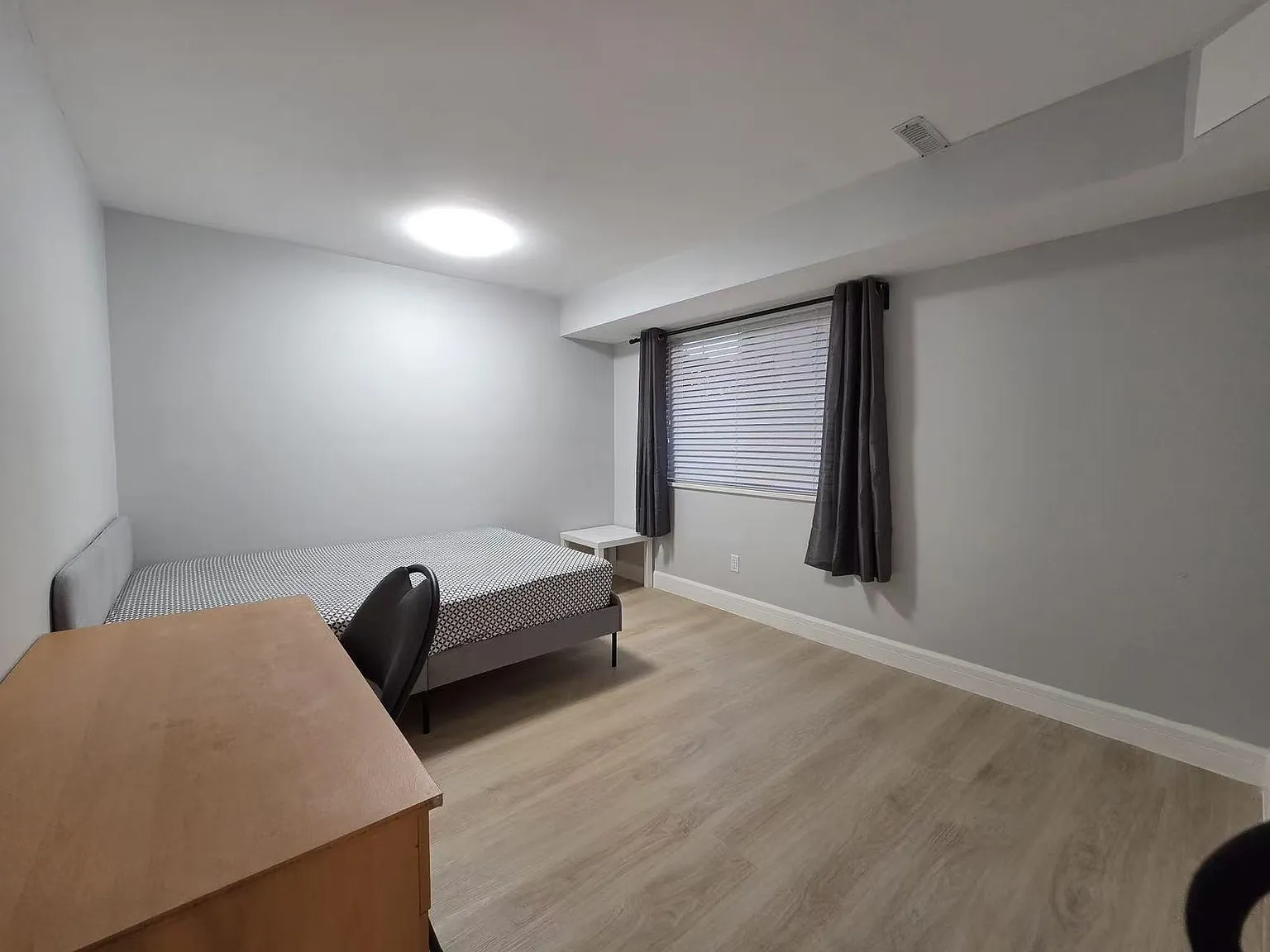 2 bed, 500 sqft, $1,650 — Photo 4