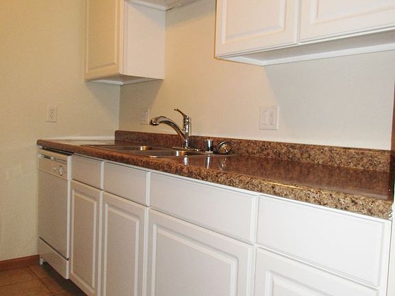 5th image of 918 Gould St APT 08