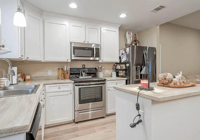 104 Trailwood Cir — Photo 4