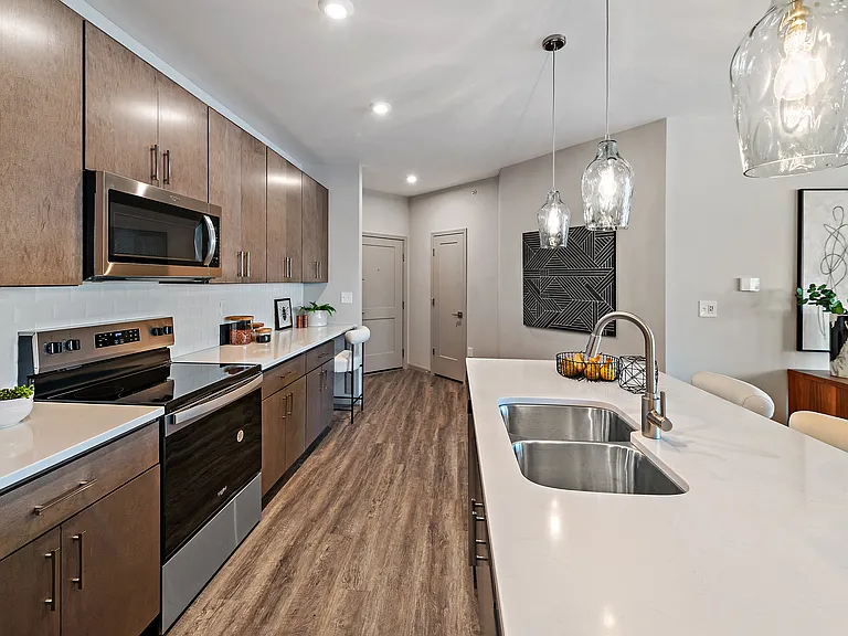 19Nineteen Promenade — Photo 203