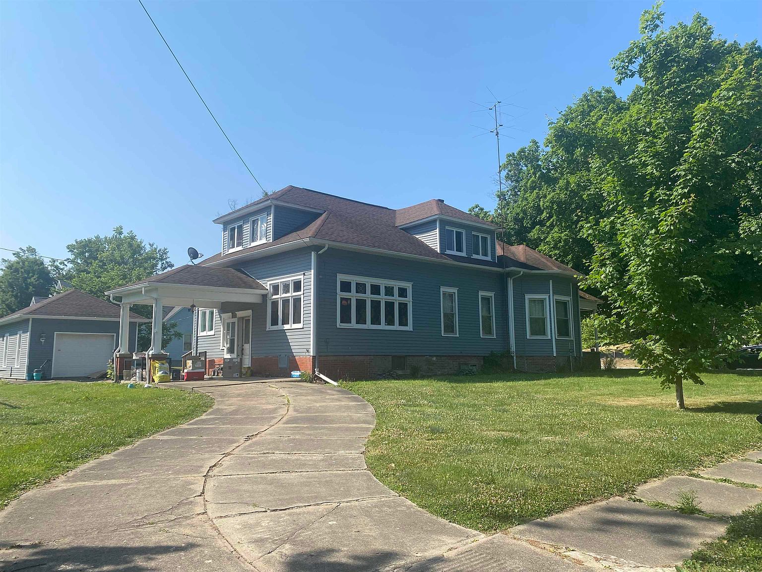 210 W Saline St, Carlisle, IN 47838 Zillow