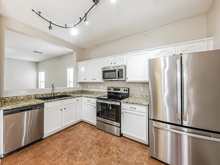 15316 W Cortez St — Photo 7