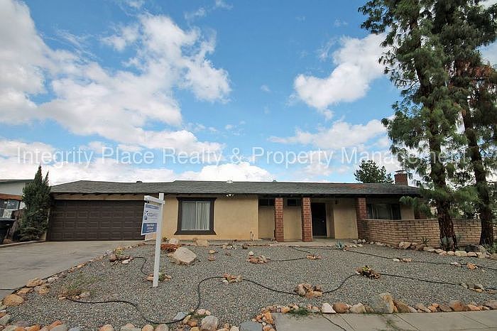 1st image of 15178 Darnell Dr